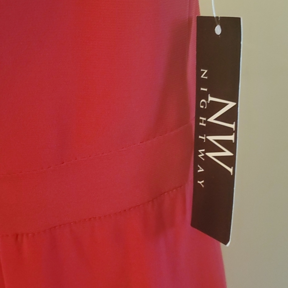 Night Way Gown - Picture 2 of 4